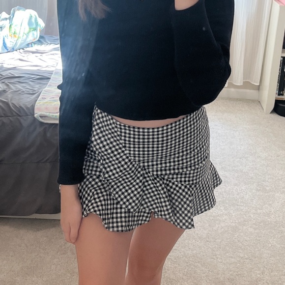 Forever 21 Gingham Ruffled Mini Skirt!! - Picture 2 of 5
